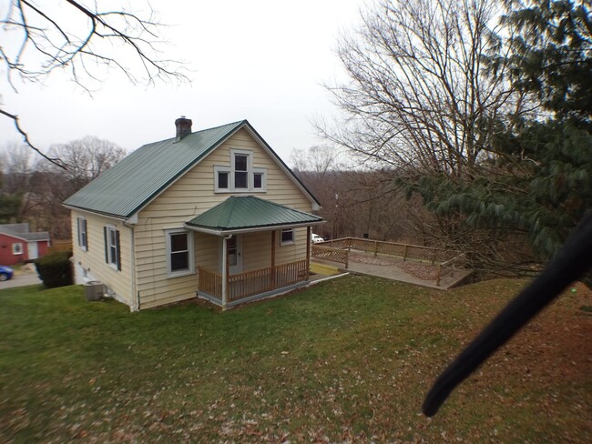 Building Photo - Two bedroom home on Weirton Heights