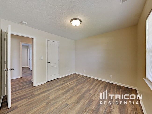 Building Photo - 11733 Shannon Pointe Rd