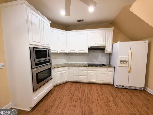 Building Photo - 4009 Treemont Ln