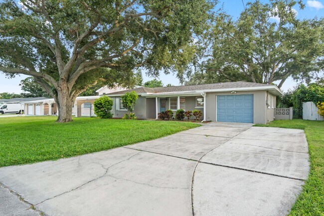 Building Photo - 2192 Belmar Dr