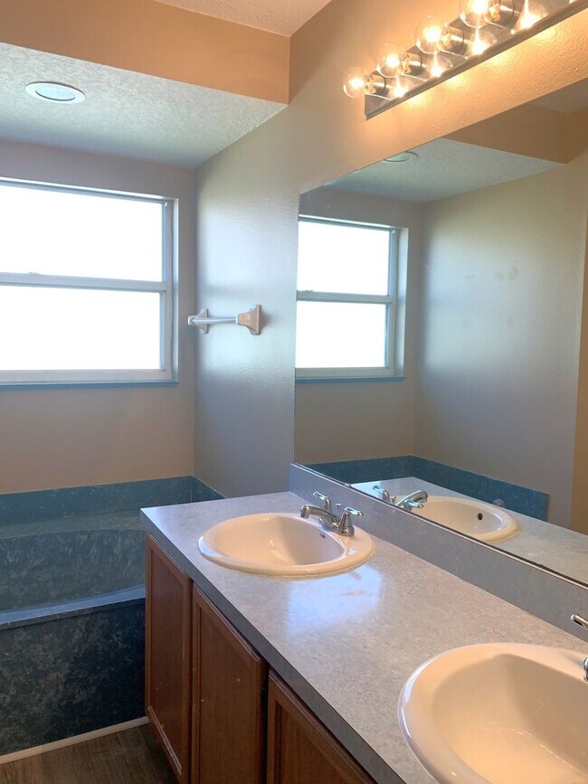 Building Photo - 1212 Moses Creek Ct