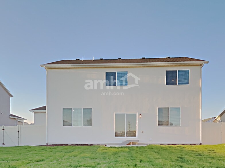 Building Photo - 1273 E White St