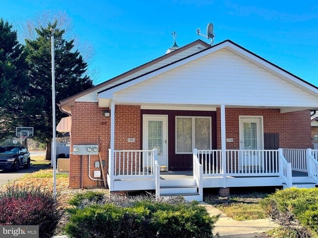 Building Photo - 22322 Greenview Pkwy