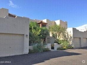 Building Photo - Quiet 2 bedroom condo in Fountain Hills!