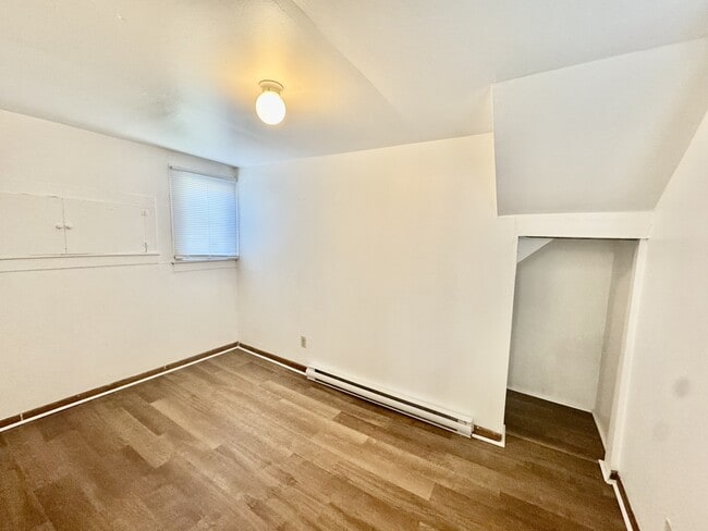 Building Photo - 219 N Prospect Rd