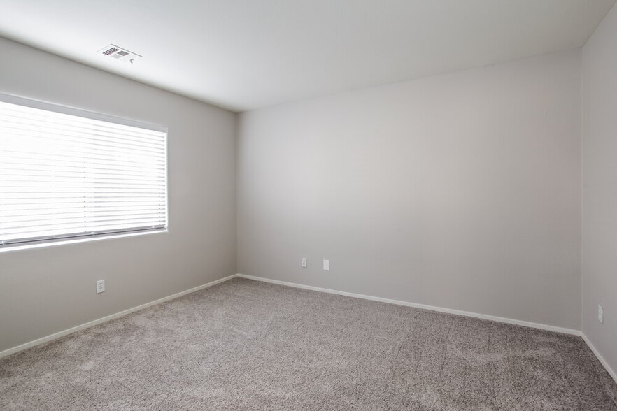 Building Photo - 5321 Clover Blossom Ct