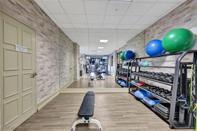 Building Photo - 4551 Gulf Shore Blvd N