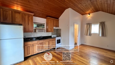 Building Photo - Quaint cottage with hardwood floors, priva...