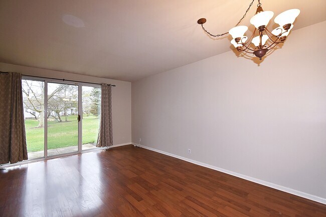 Building Photo - 1815 Moore Ct