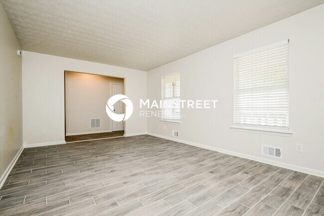 Building Photo - 3 Bedroom Pet-Friendly Home in ELLENWOOD, GA with Main Street Renewal