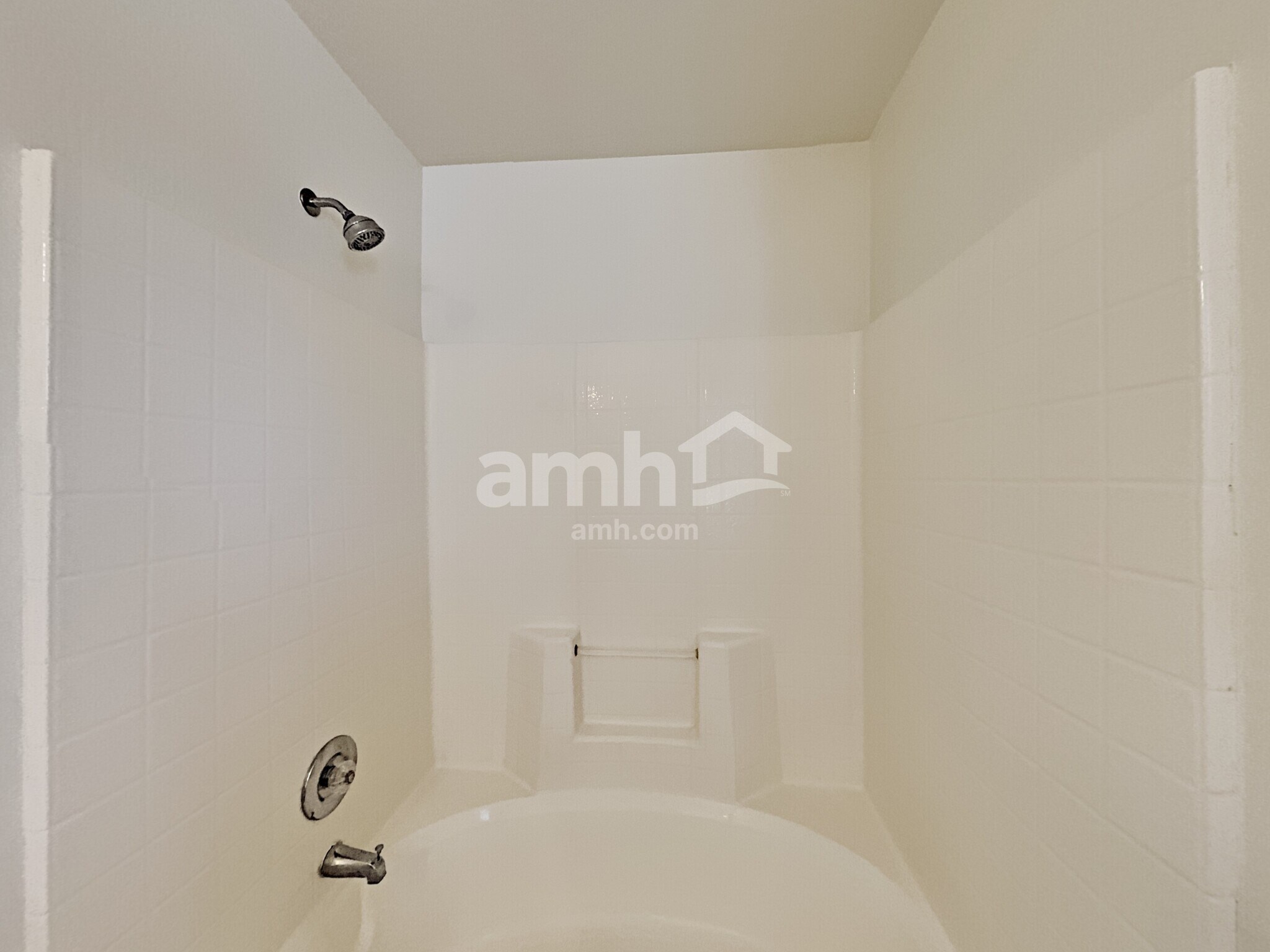 Building Photo - 16043 W Vogel Ave