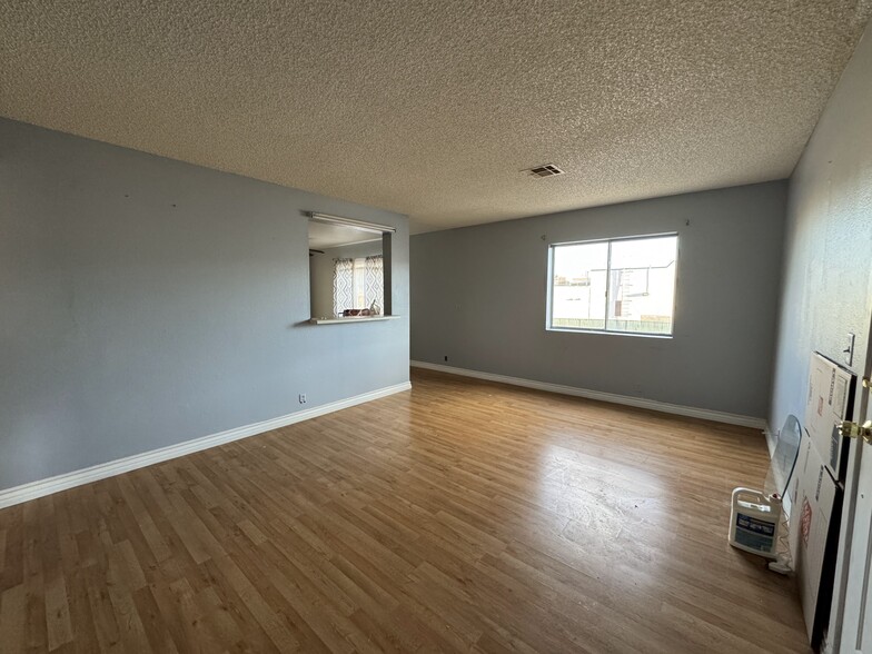 Building Photo - 5091 Pioneer Ave
