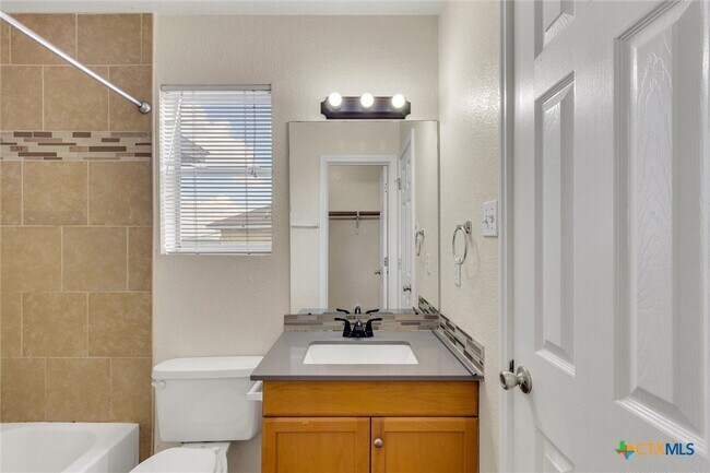 Building Photo - 885 Sagewood Trail