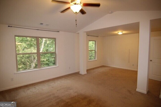Building Photo - 5850 Vinyard Ln