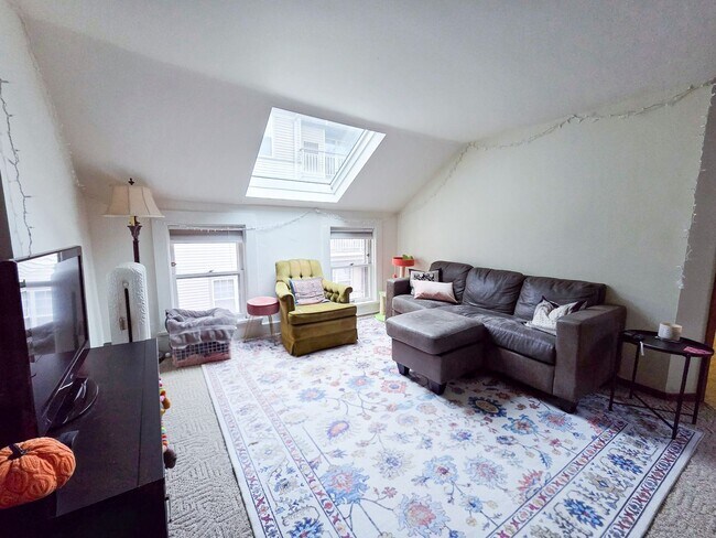 Building Photo - 438 W Wilson St