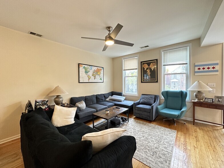 Building Photo - 1738 W Nelson St