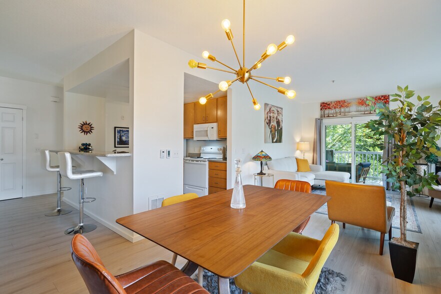Dining Room/Living Room - 10800 SE 17th Cir