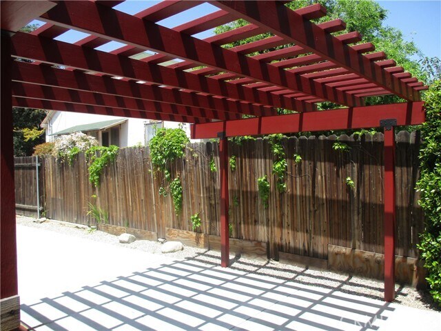 Building Photo - 1774 Fiske Ave
