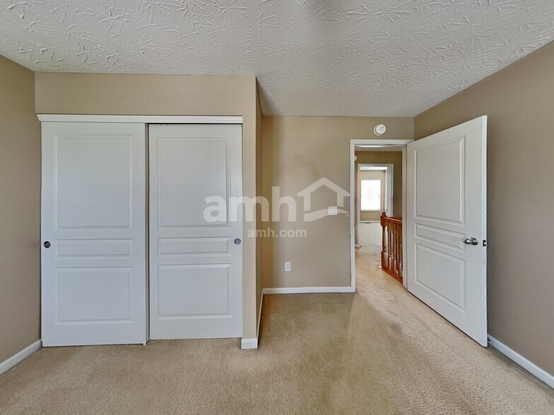 Building Photo - 6694 Waverly Park