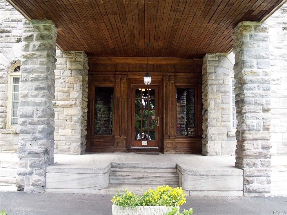 Building Photo - 154 Academy St