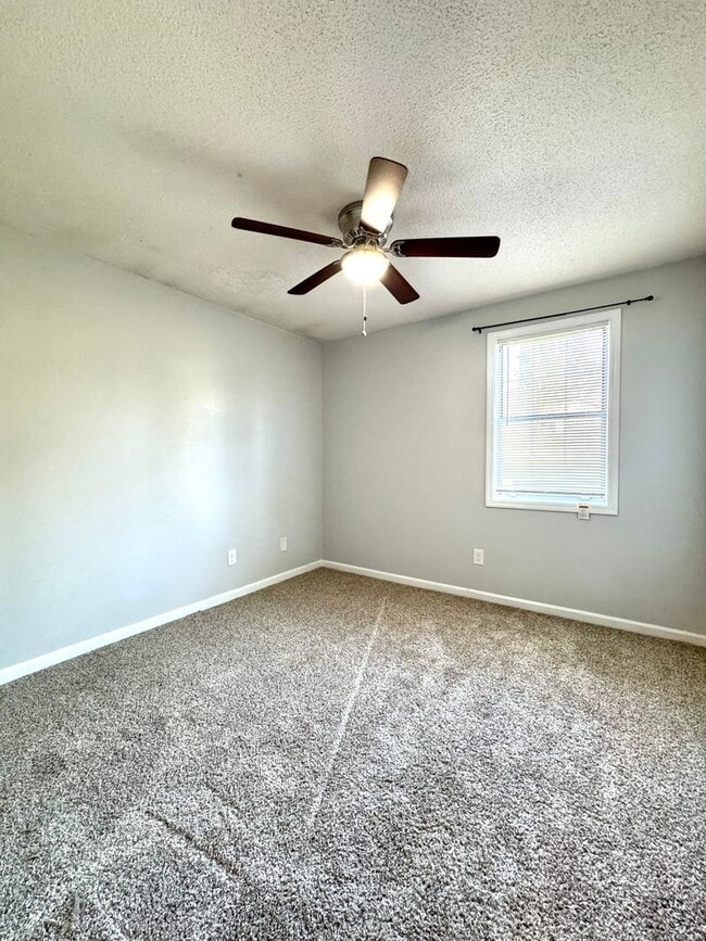Building Photo - 308 Candlewood Dr