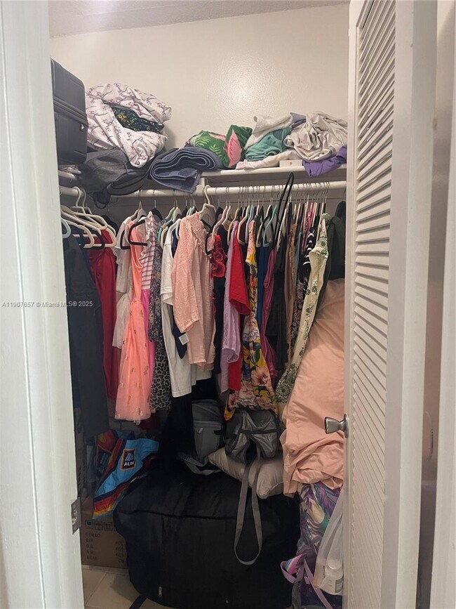 Building Photo - 6190 W 19th Ave