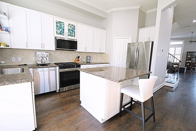 Building Photo - 1317 Bomar St