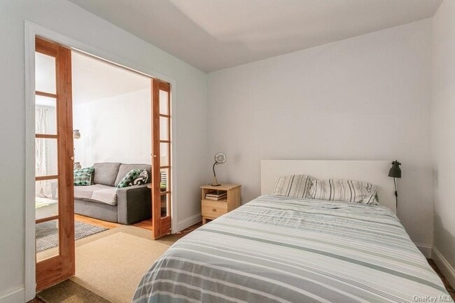 Building Photo - 45 Carpenter Ave