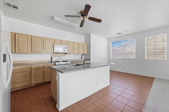 Building Photo - 920 Stable Glen Dr