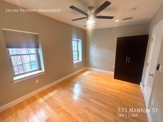 Building Photo - 533 Manton St