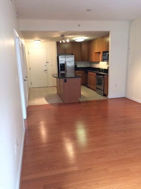 Building Photo - Beautiful 1 bedroom / 1 bath condo with balcony