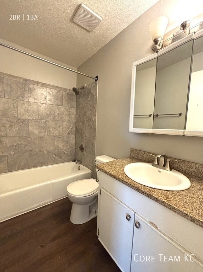 Building Photo - 3633 Walnut St