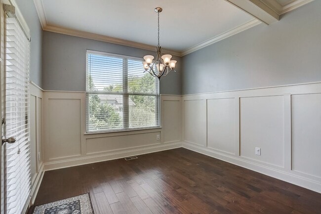 Building Photo - Beautiful 5-bedroom rental home in the hig...