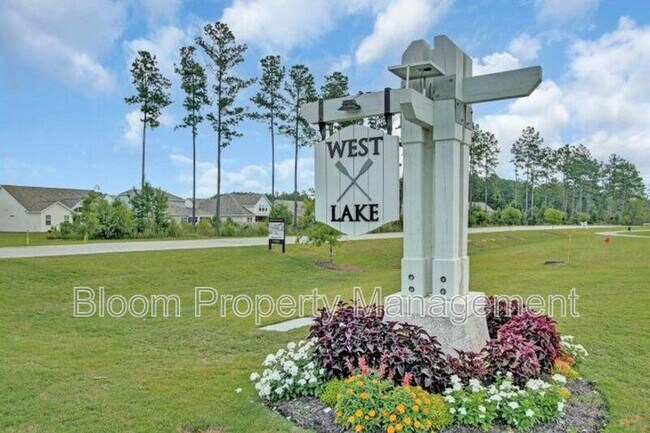 Building Photo - 640 Chigwell Springs Ln