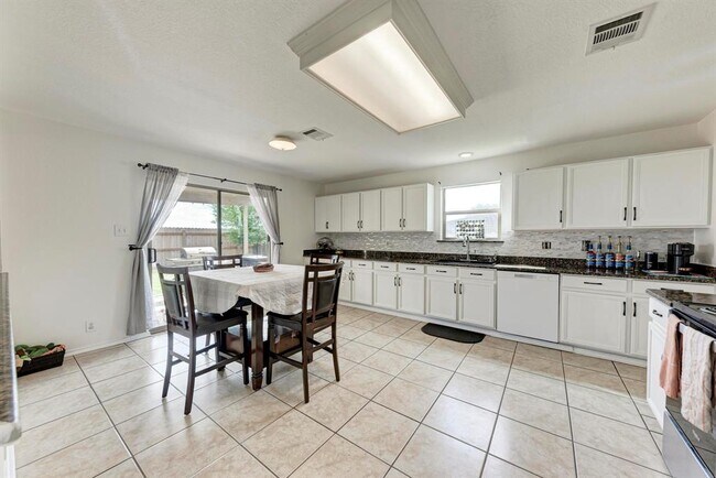 Building Photo - 103 Salerno Dr