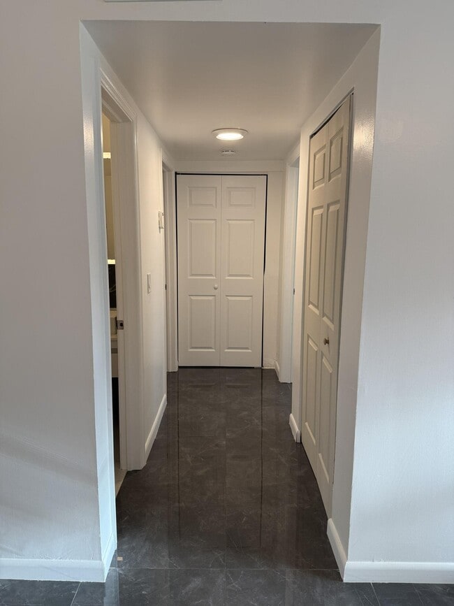 Building Photo - 650 SW 2nd Ave