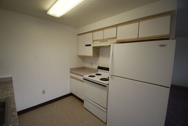 Building Photo - 125 E Elmore St