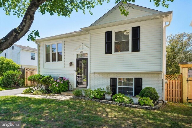 Building Photo - 2313 Westport Ln