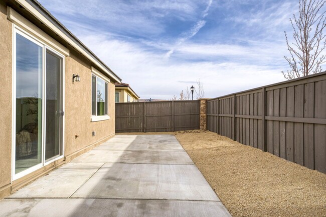 Building Photo - 2021 Maradona Dr