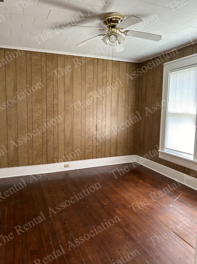 Building Photo - 201 S Farmerville St