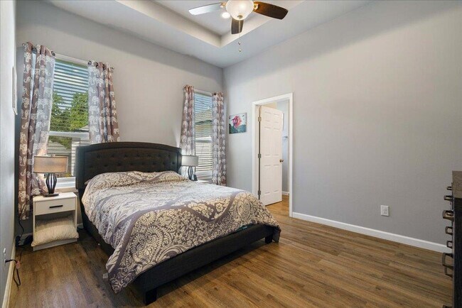 Building Photo - 306 Songwood Dr
