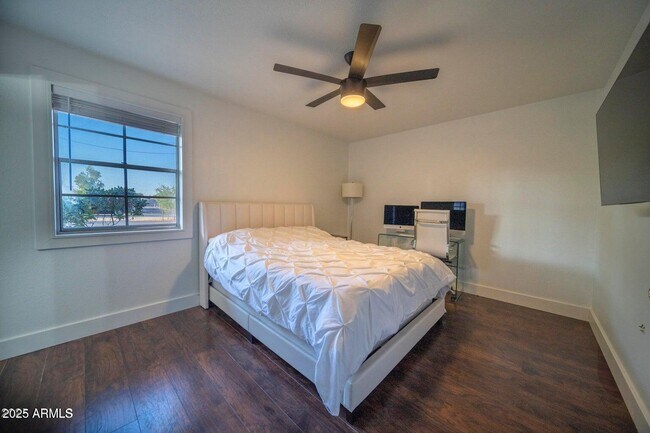 Building Photo - 11470 N 64th St