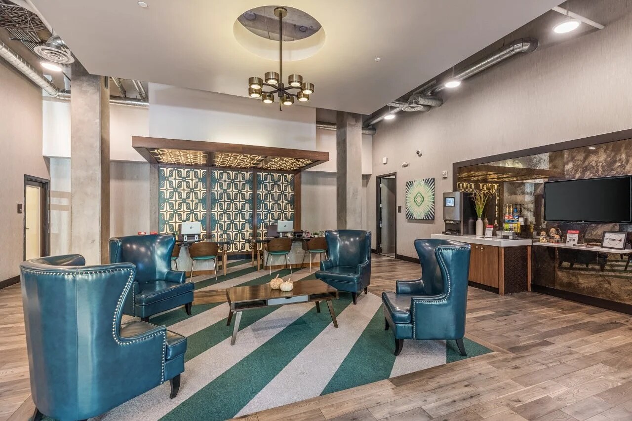 Building Photo - 2900 E 16th Ave