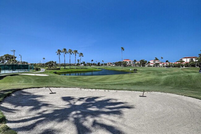 Building Photo - 6141 Bahia Del Mar Blvd S