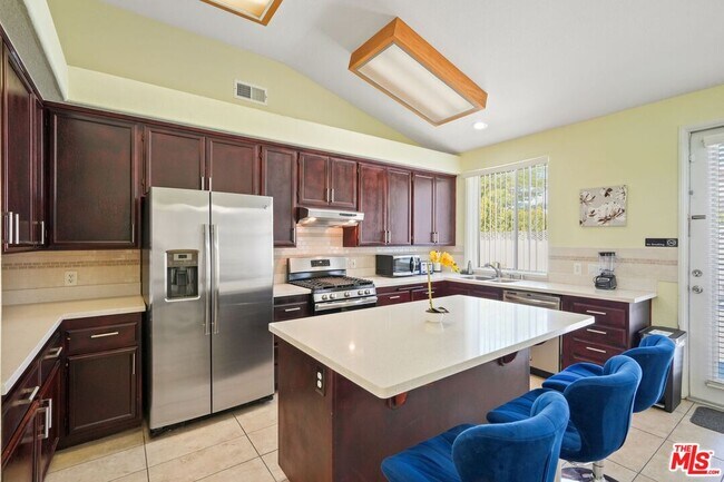Building Photo - 69730 Mccallum Way