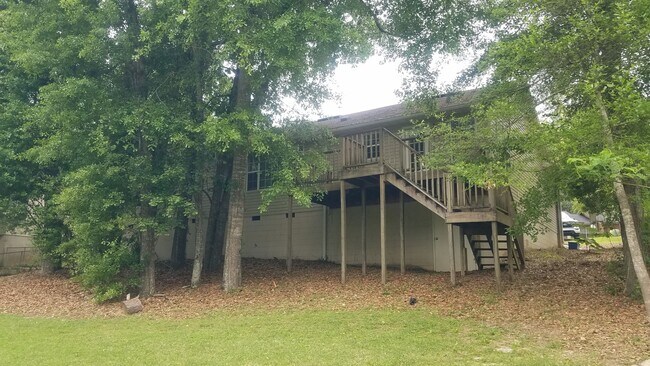 Building Photo - 3 Bedroom/2 Bath Home in New Wood Valley