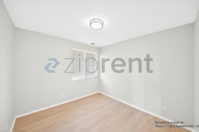 Building Photo - 5746 Brianhead Dr