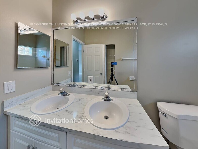 Building Photo - 4961 Pelican St