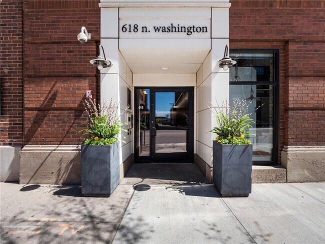 Building Photo - 618 N Washington Ave
