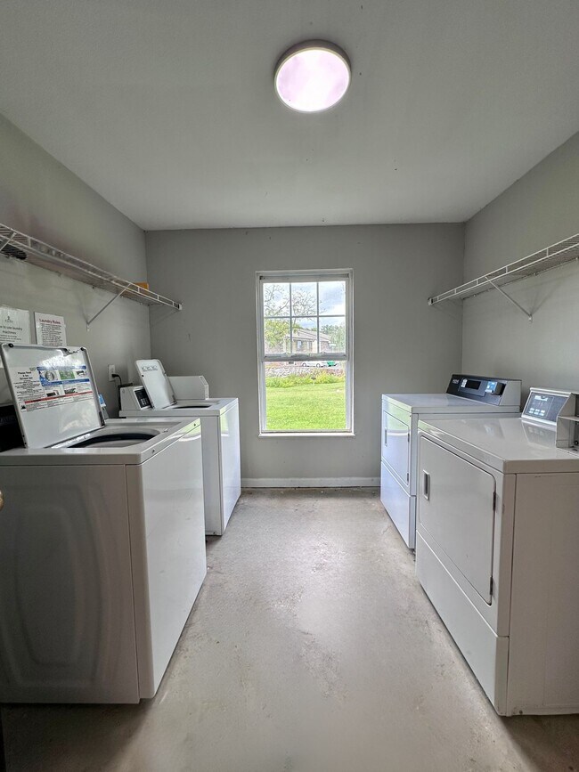 Building Photo - Pet Friendly 2-Bedroom Apartments in Maryv...